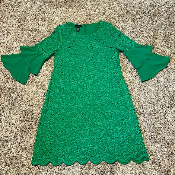 Alfani Dresses & Skirts - NWT Alfani Size 8 Green